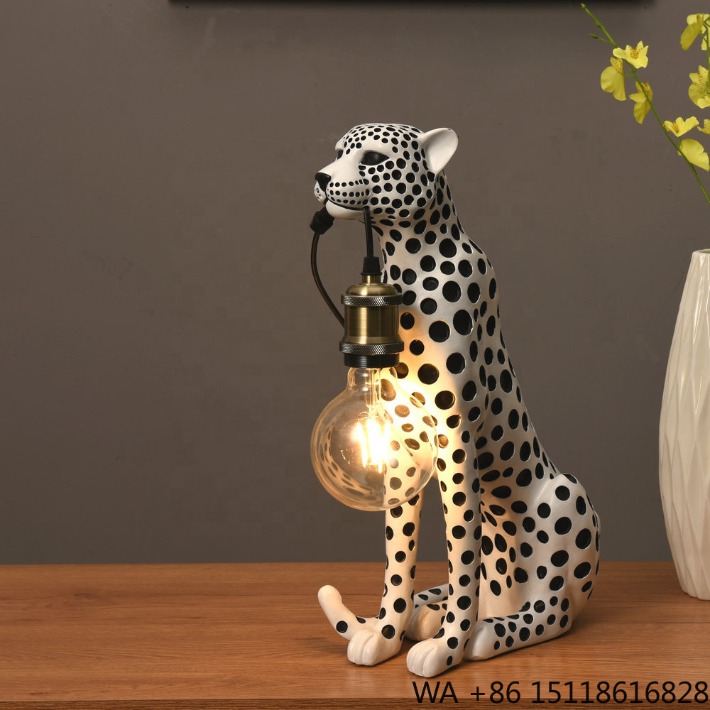 Resin Art Table - Escultura de Resina de Leopardo de